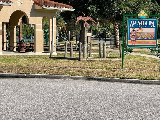 121 E PINE ST, Howey In The Hills, FL 34737