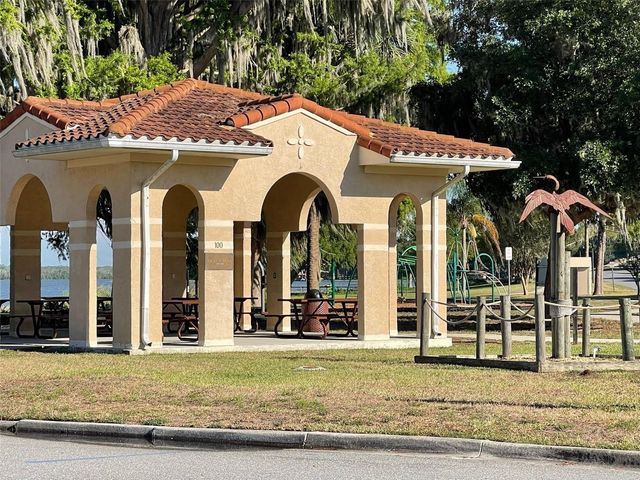121 E PINE ST, Howey In The Hills, FL 34737
