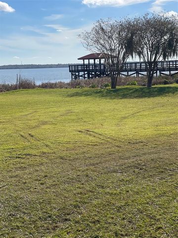 121 E PINE ST, Howey In The Hills, FL 34737