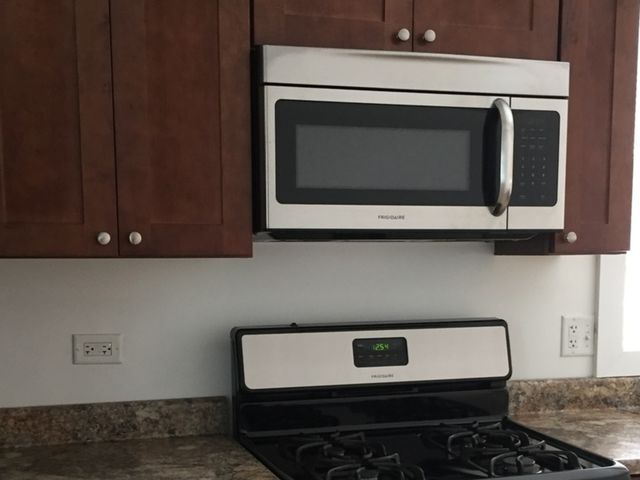 6429 N CLAREMONT Avenue, Chicago, IL 60645