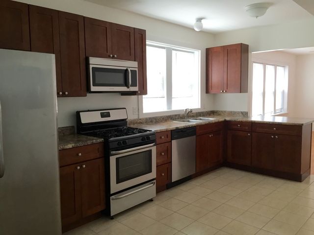 6429 N CLAREMONT Avenue, Chicago, IL 60645