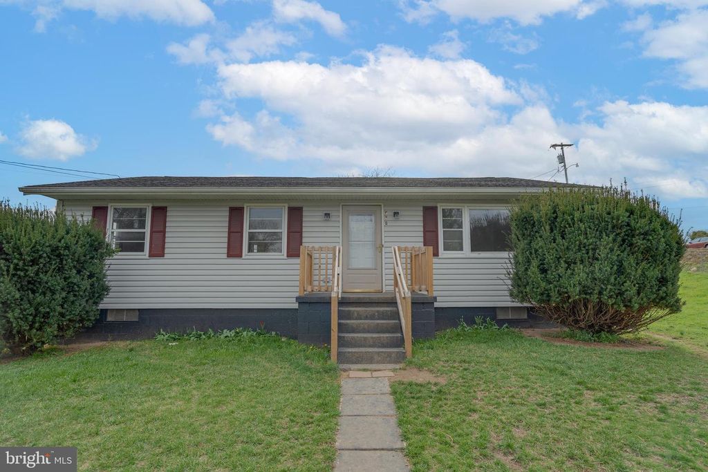 304 S REYMANN ST, Ranson, WV 25438