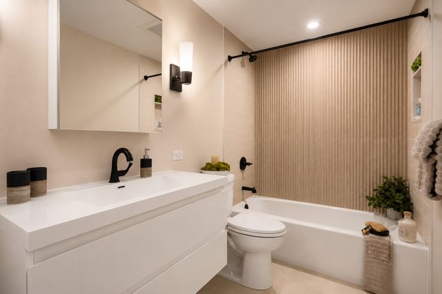 423 95th St Apt 2H, New York City, NY 11209