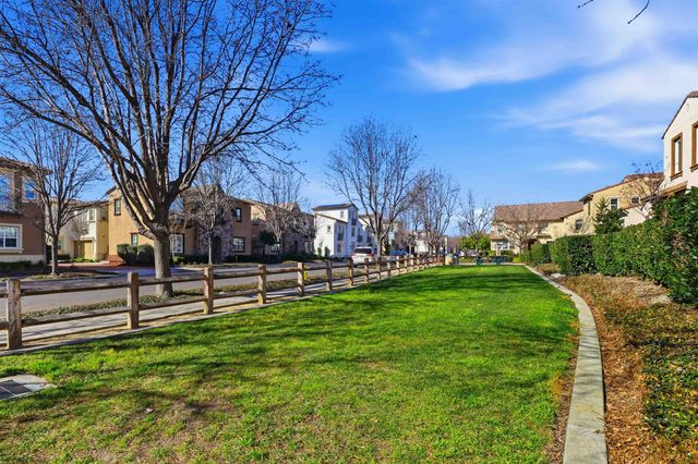 2042 Tarragon Rose Ct, San Ramon, CA 94582