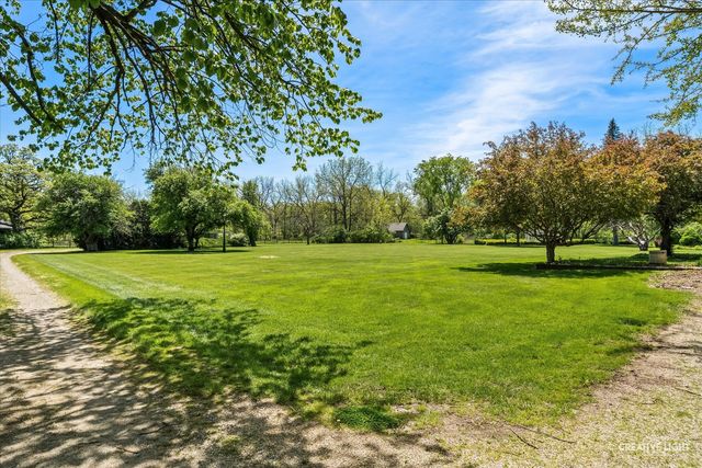 33W451 Surrey Road, Wayne, IL 60184