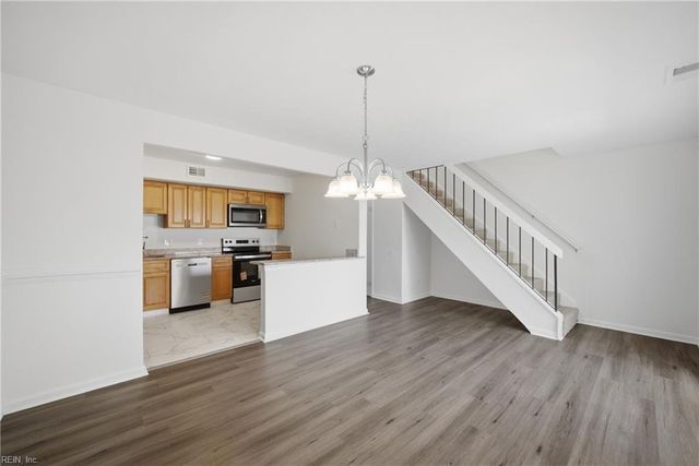 1010 Bryce LN, Virginia Beach, VA 23464