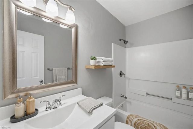 1010 Bryce LN, Virginia Beach, VA 23464