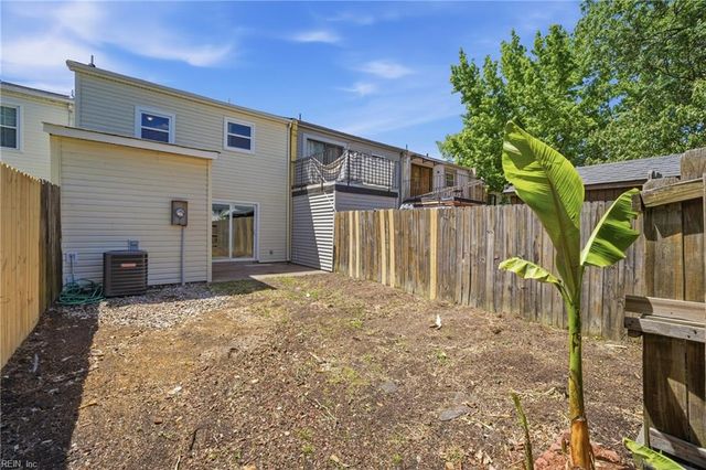 1010 Bryce LN, Virginia Beach, VA 23464