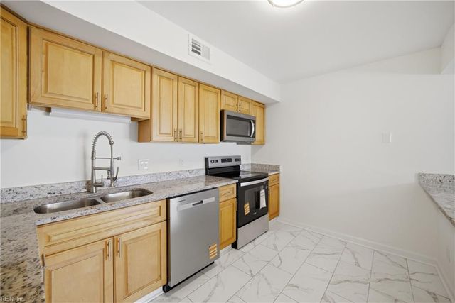 1010 Bryce LN, Virginia Beach, VA 23464