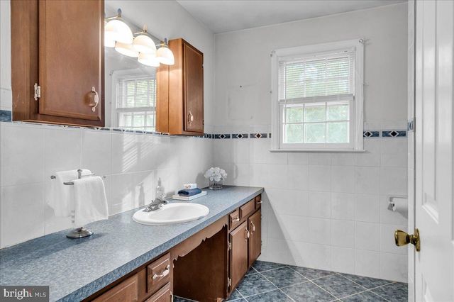 47 COVERED BRIDGE LN, Newark, DE 19711