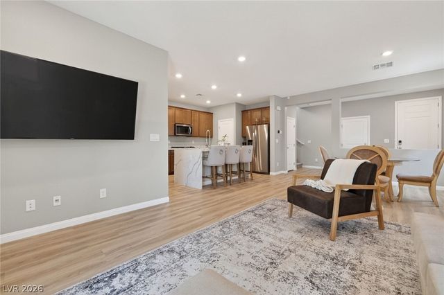 10791 Glowing Dawn Avenue, Las Vegas, NV 89135