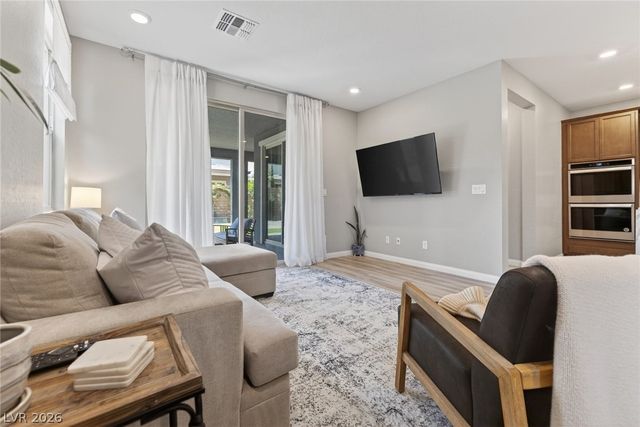 10791 Glowing Dawn Avenue, Las Vegas, NV 89135