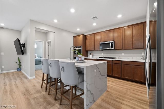 10791 Glowing Dawn Avenue, Las Vegas, NV 89135