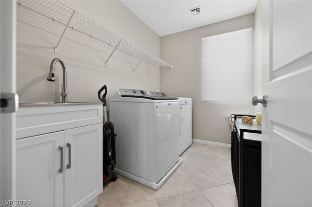 10791 Glowing Dawn Avenue, Las Vegas, NV 89135