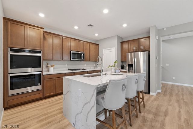 10791 Glowing Dawn Avenue, Las Vegas, NV 89135