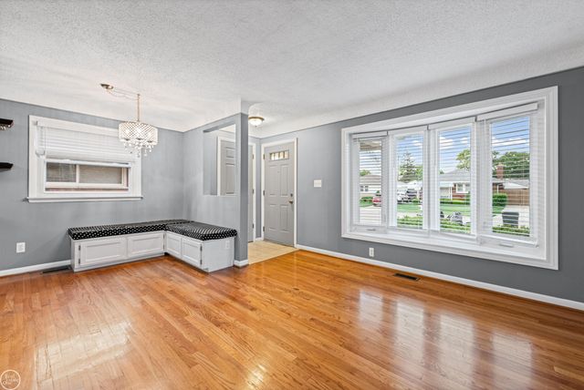 22932 Doremus Street, St Clair Shores, MI 48080