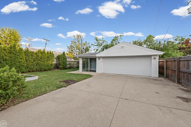 22932 Doremus Street, St Clair Shores, MI 48080