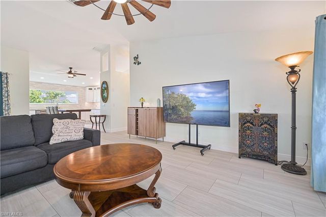 226 SW 30th TER, Cape Coral, FL 33914