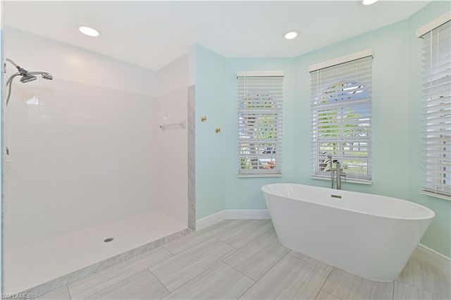 226 SW 30th TER, Cape Coral, FL 33914