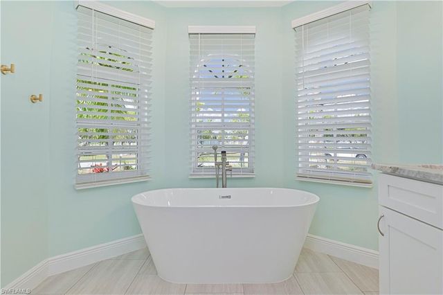 226 SW 30th TER, Cape Coral, FL 33914