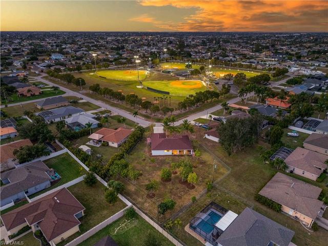 226 SW 30th TER, Cape Coral, FL 33914