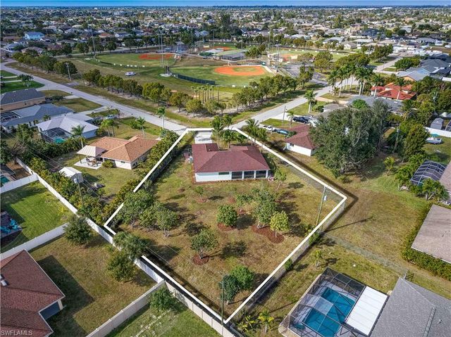 226 SW 30th TER, Cape Coral, FL 33914