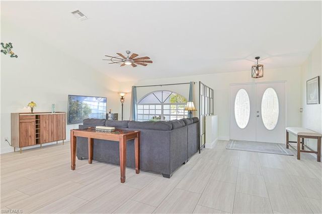 226 SW 30th TER, Cape Coral, FL 33914