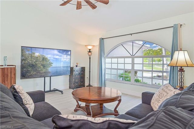 226 SW 30th TER, Cape Coral, FL 33914