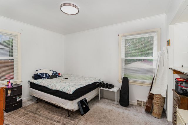 1840 Iowa Avenue E, Saint Paul, MN 55119