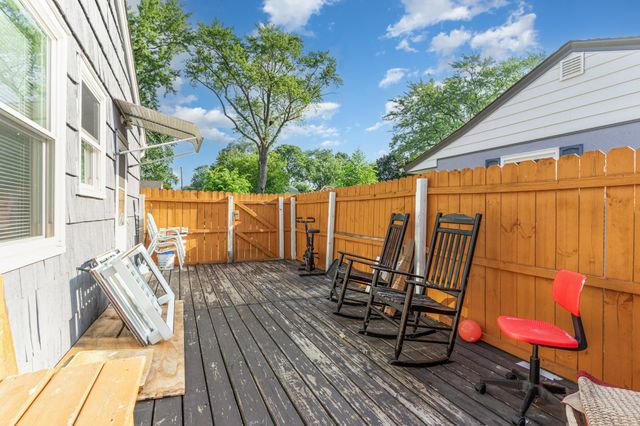 1840 Iowa Avenue E, Saint Paul, MN 55119