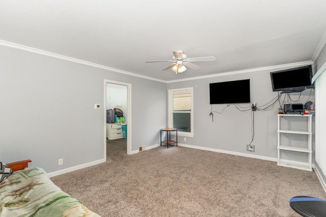 1840 Iowa Avenue E, Saint Paul, MN 55119