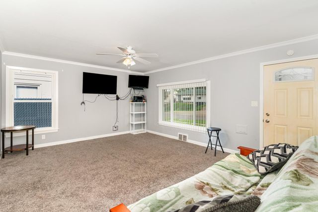 1840 Iowa Avenue E, Saint Paul, MN 55119