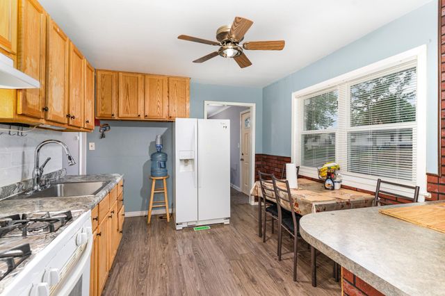 1840 Iowa Avenue E, Saint Paul, MN 55119