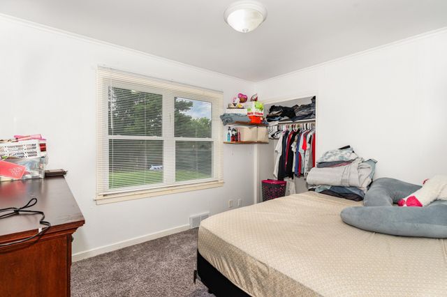 1840 Iowa Avenue E, Saint Paul, MN 55119