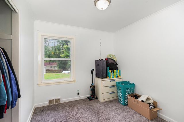 1840 Iowa Avenue E, Saint Paul, MN 55119