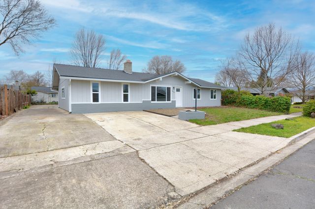 1418 Coquette Street, Medford, OR 97504