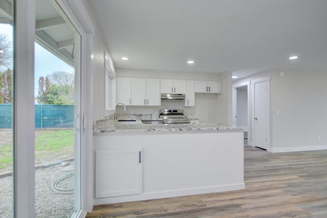 1418 Coquette Street, Medford, OR 97504