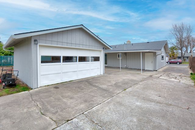 1418 Coquette Street, Medford, OR 97504