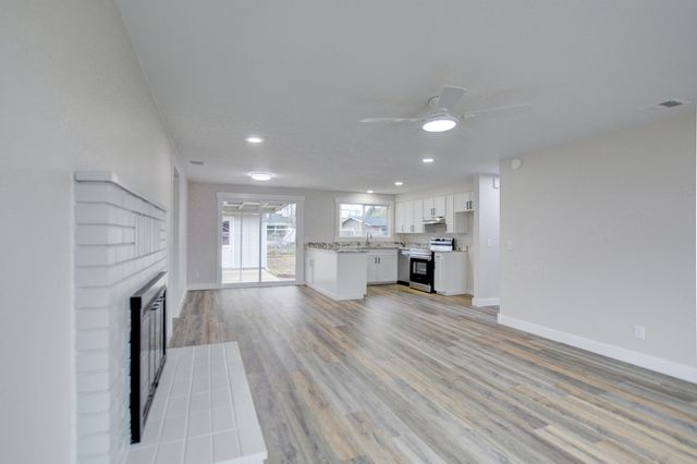 1418 Coquette Street, Medford, OR 97504