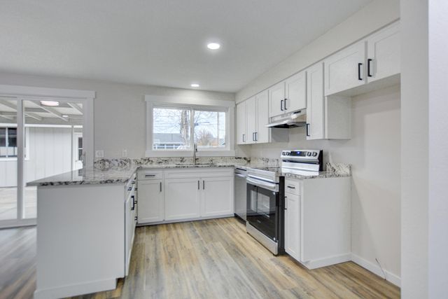 1418 Coquette Street, Medford, OR 97504