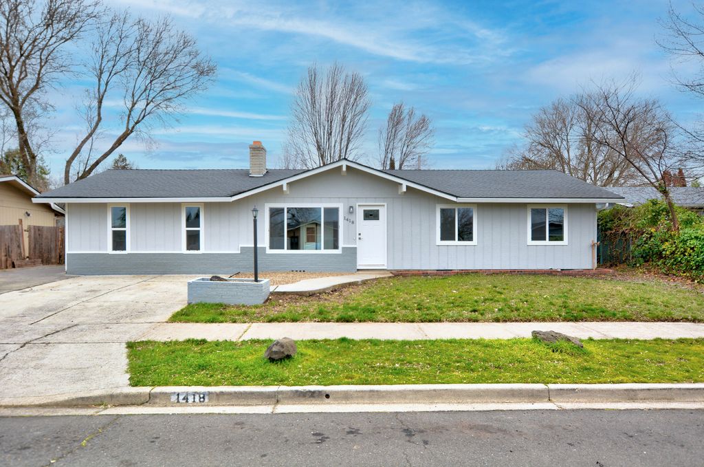 1418 Coquette Street, Medford, OR 97504