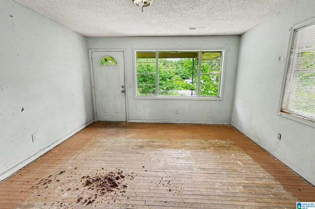 2204 SHORT 14TH STREET N, Bessemer, AL 35020