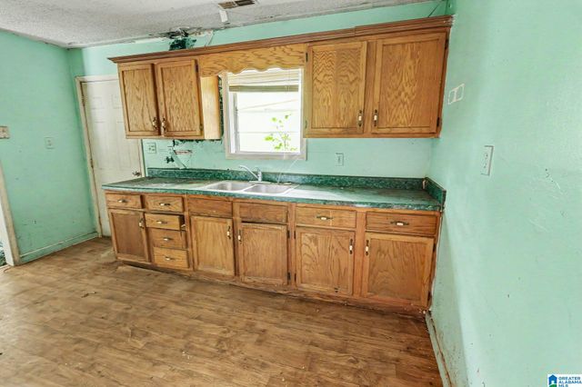 2204 SHORT 14TH STREET N, Bessemer, AL 35020