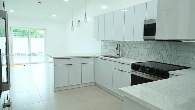 5661 W 21st Ave 5661, Hialeah, FL 33016