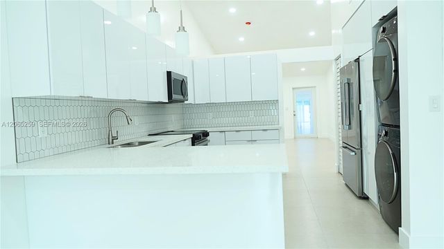 5661 W 21st Ave 5661, Hialeah, FL 33016