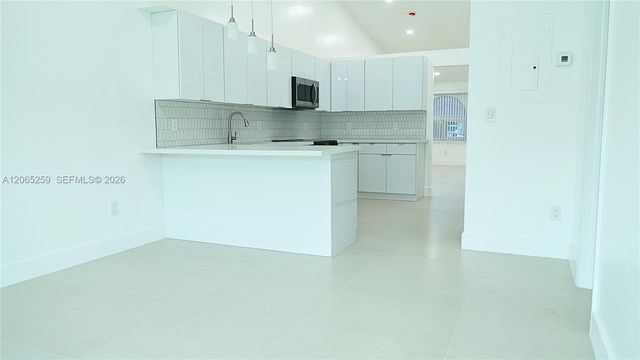 5661 W 21st Ave 5661, Hialeah, FL 33016