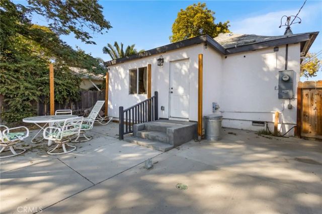 944 W 18th St, Merced, CA 95340