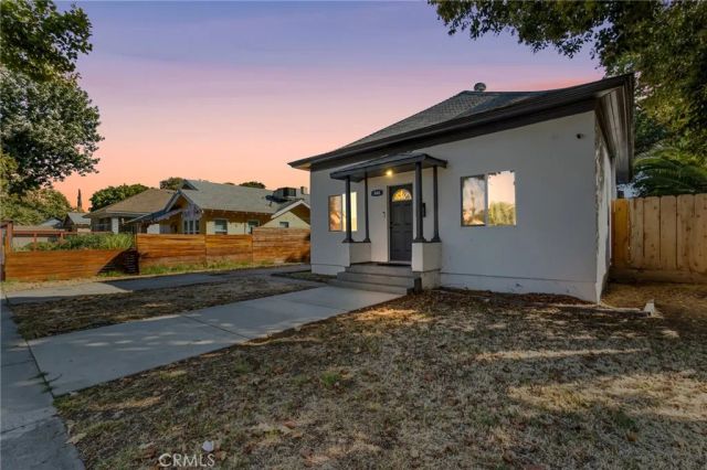 944 W 18th St, Merced, CA 95340