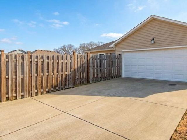 3723 Blaze Dr, Murfreesboro, TN 37128