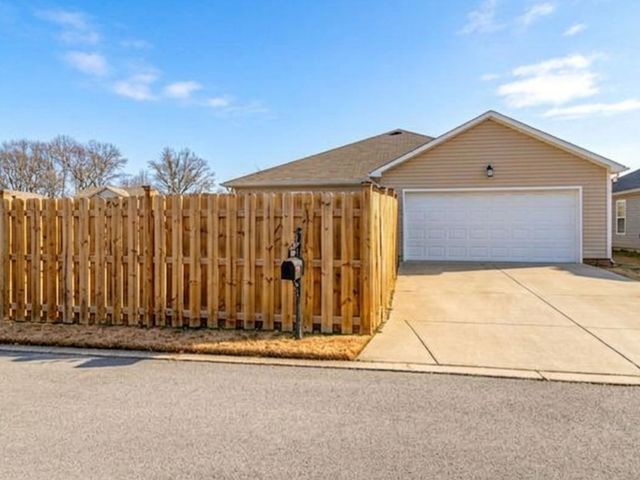 3723 Blaze Dr, Murfreesboro, TN 37128
